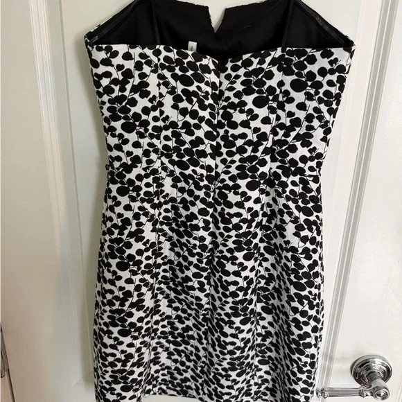 Max & Cleo Strapless Dress with Black and White Pattern - Picture 4 of 6